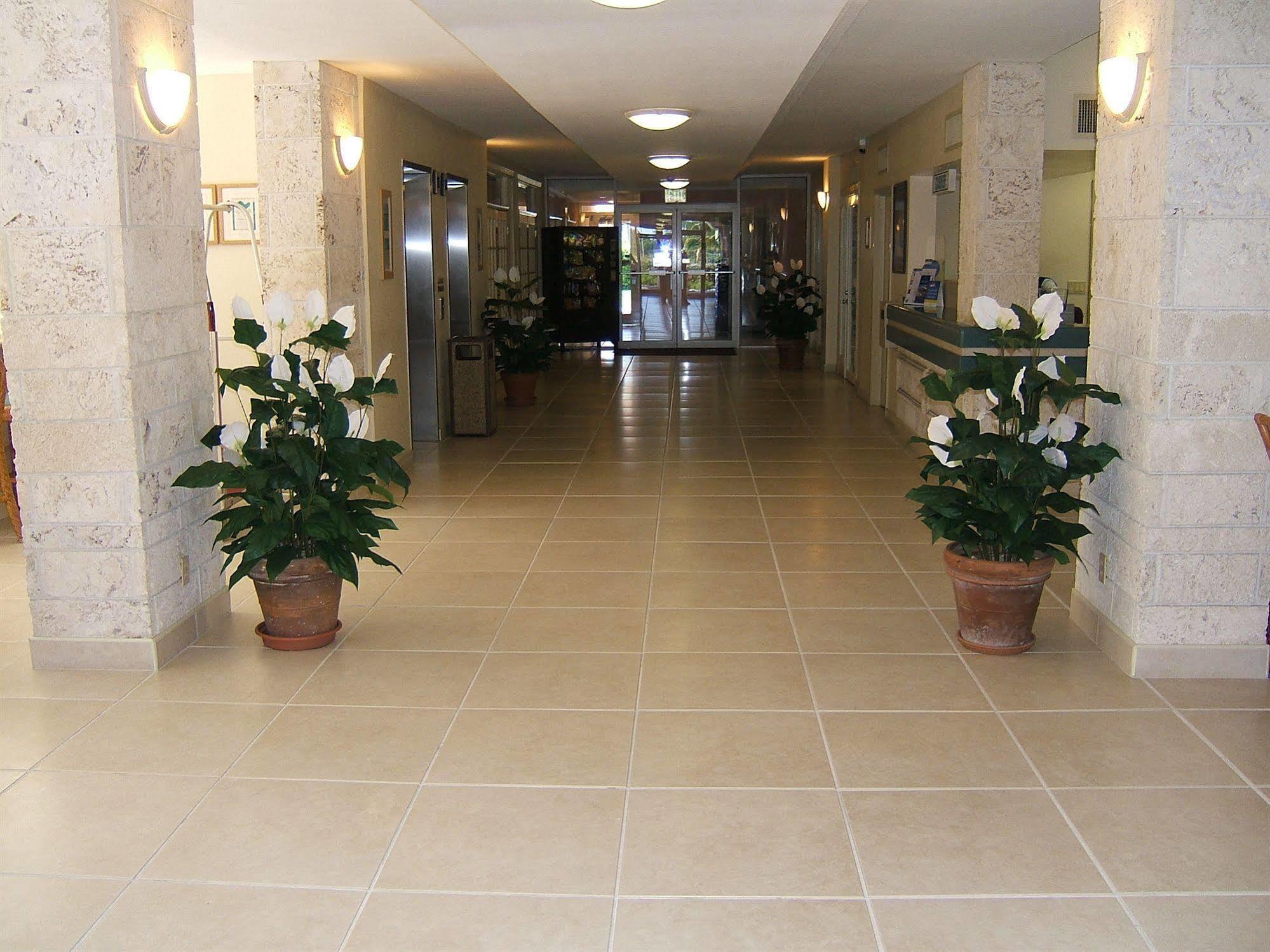 Castaways Resort And Suites Freeport Exterior foto